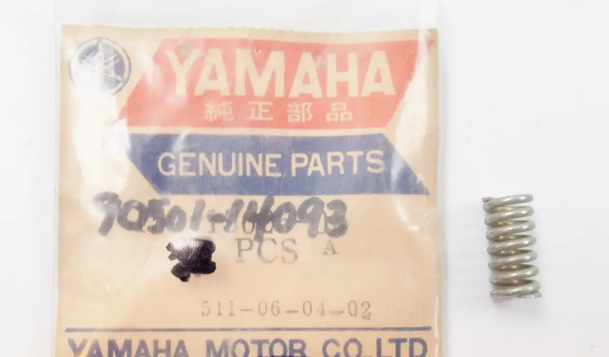 Nos Oem Yamaha  1962-1966 Compression Spring Yds2/3 Ydt1 Ym1  90501-14093 1