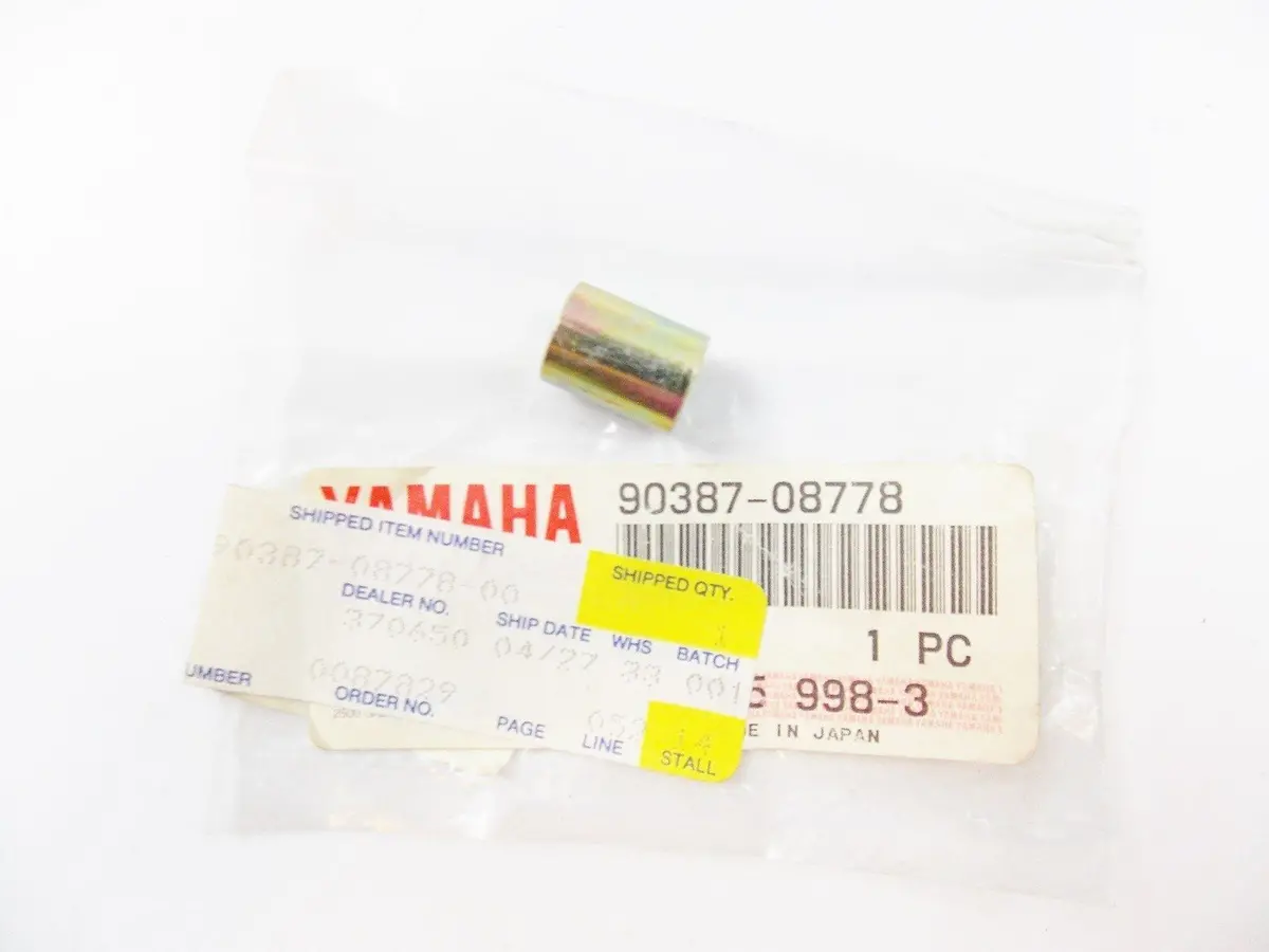 Nos Oem Yamaha  1973-1983 1990-2000 Special Shape Plug Rt100 Dt100 90338-20023 1