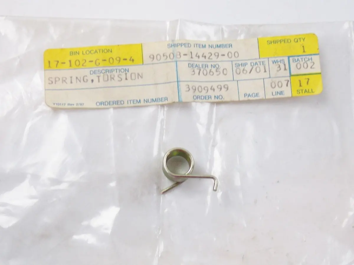 Nos Oem Yamaha  1976-2013 Special Shape Nut Yz100 It175 Yx600 Dt125 90179-16226 1