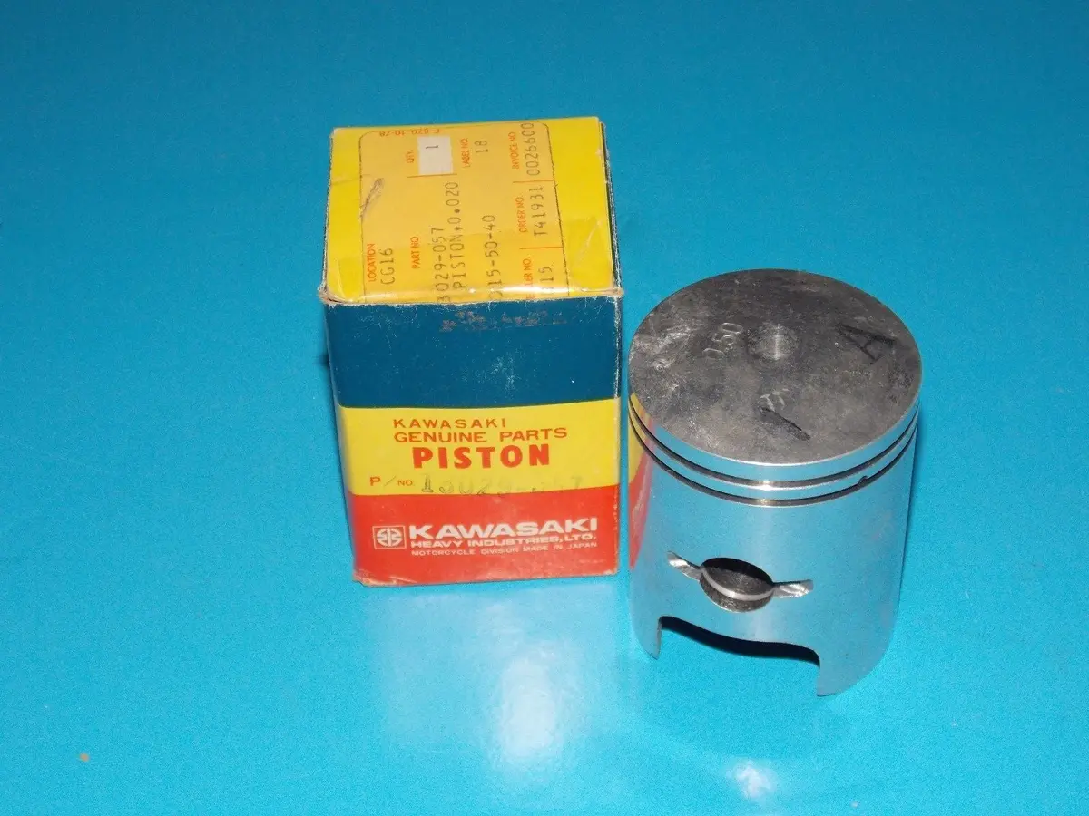 Nos Oem Kawasaki 1973 1974 1975 1976 Piston .050 O/S S1 Kh250  13029-057 1
