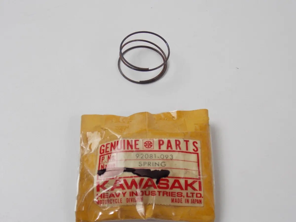 Nos Oem Kawasaki 1970-1975 Spring F5f8f9  92081-093 1
