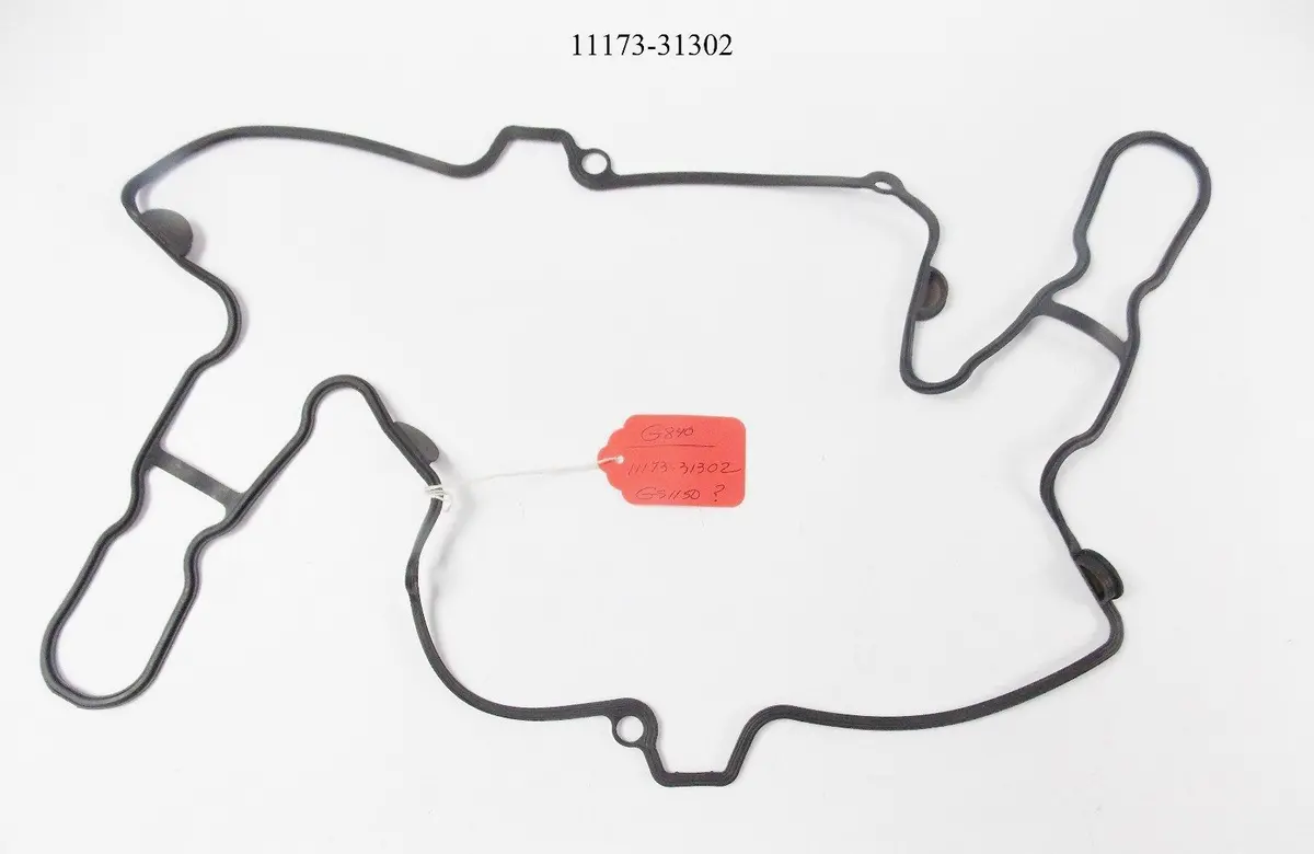 Nos Oem 1983-1988 Suzuki Head Cover Gasket Gs1100/700  11173-31302 1