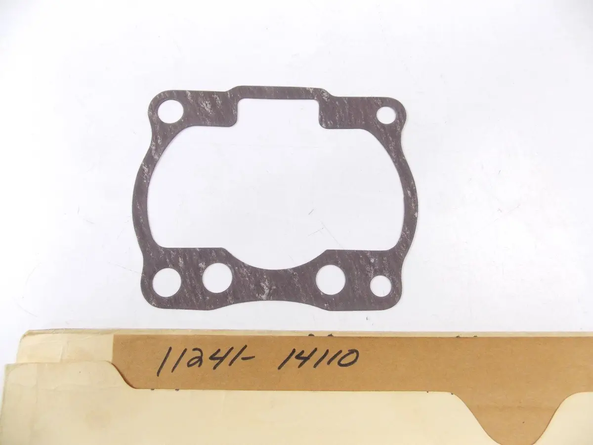 Nos 1982 1983 Suzuki Cylinder Base Gasket Rm125  11241-14110 1
