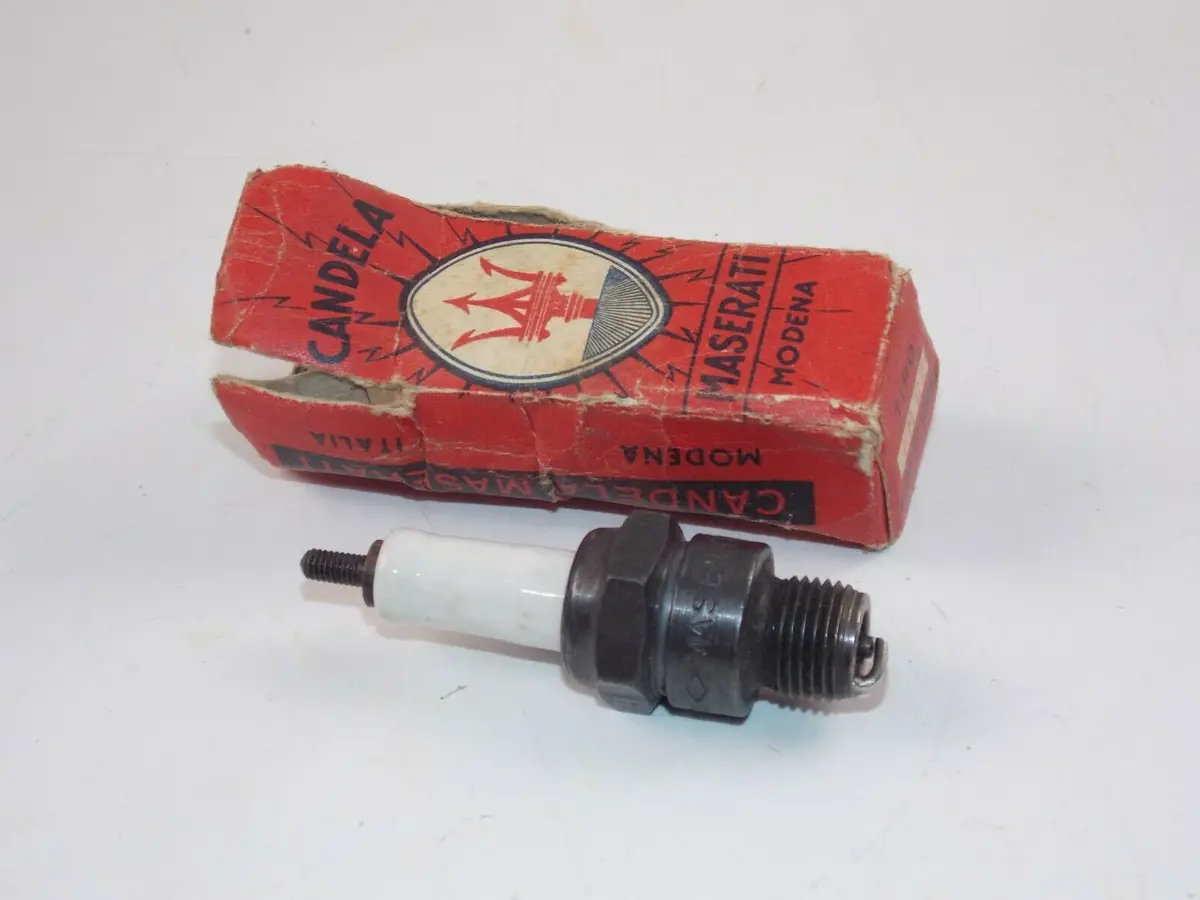 1950'S Maserati Spark Plug Fm225 Fiat Lancia Alfa Ferrari Lamborghini 1