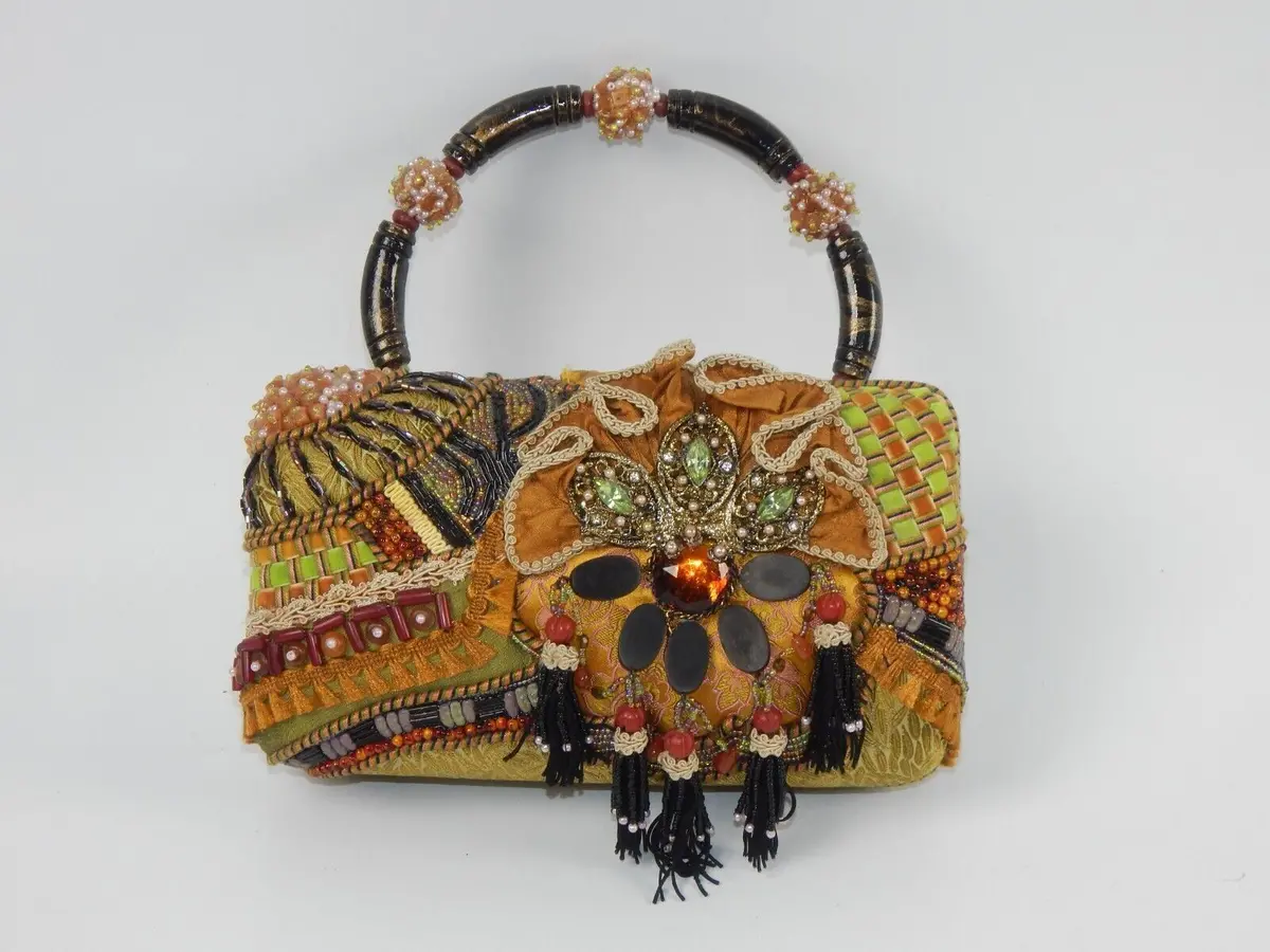 Mary Frances Beaded Lady Handbag 9X6x4 1