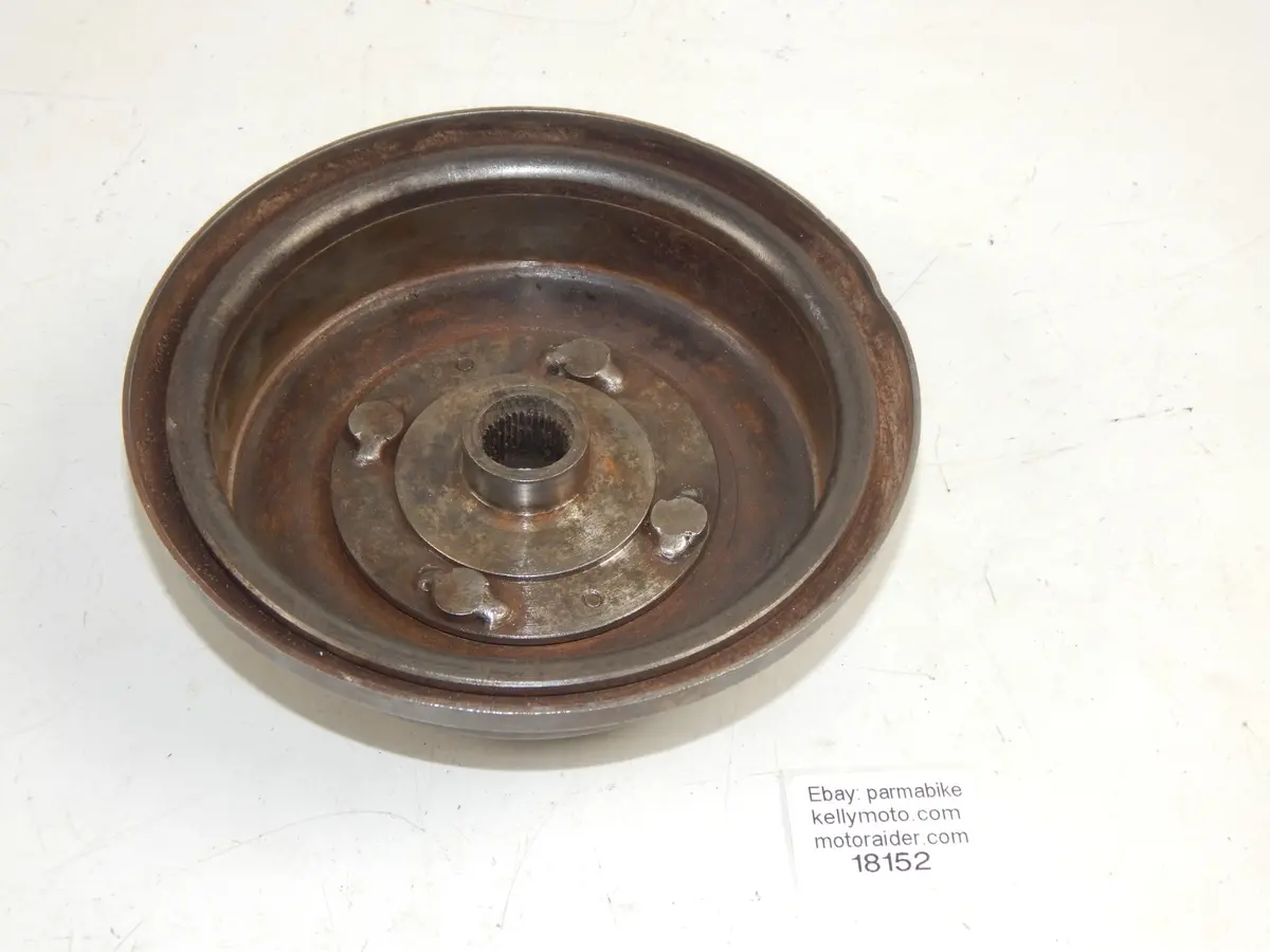 1950'S Vintage Vespa Piaggio 125 Rear Wheel Hub Brake Shoes Drum 1