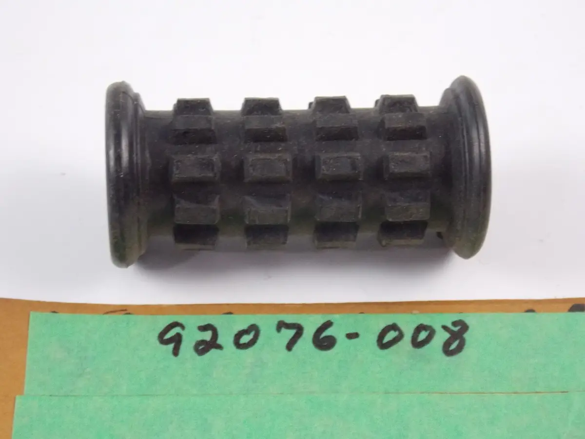 Oem Kawasaki 1969-76 G3-5/H17/F5-9/S2/Kh500/Kv100 Rubber Rear Footrest 92076-008 1