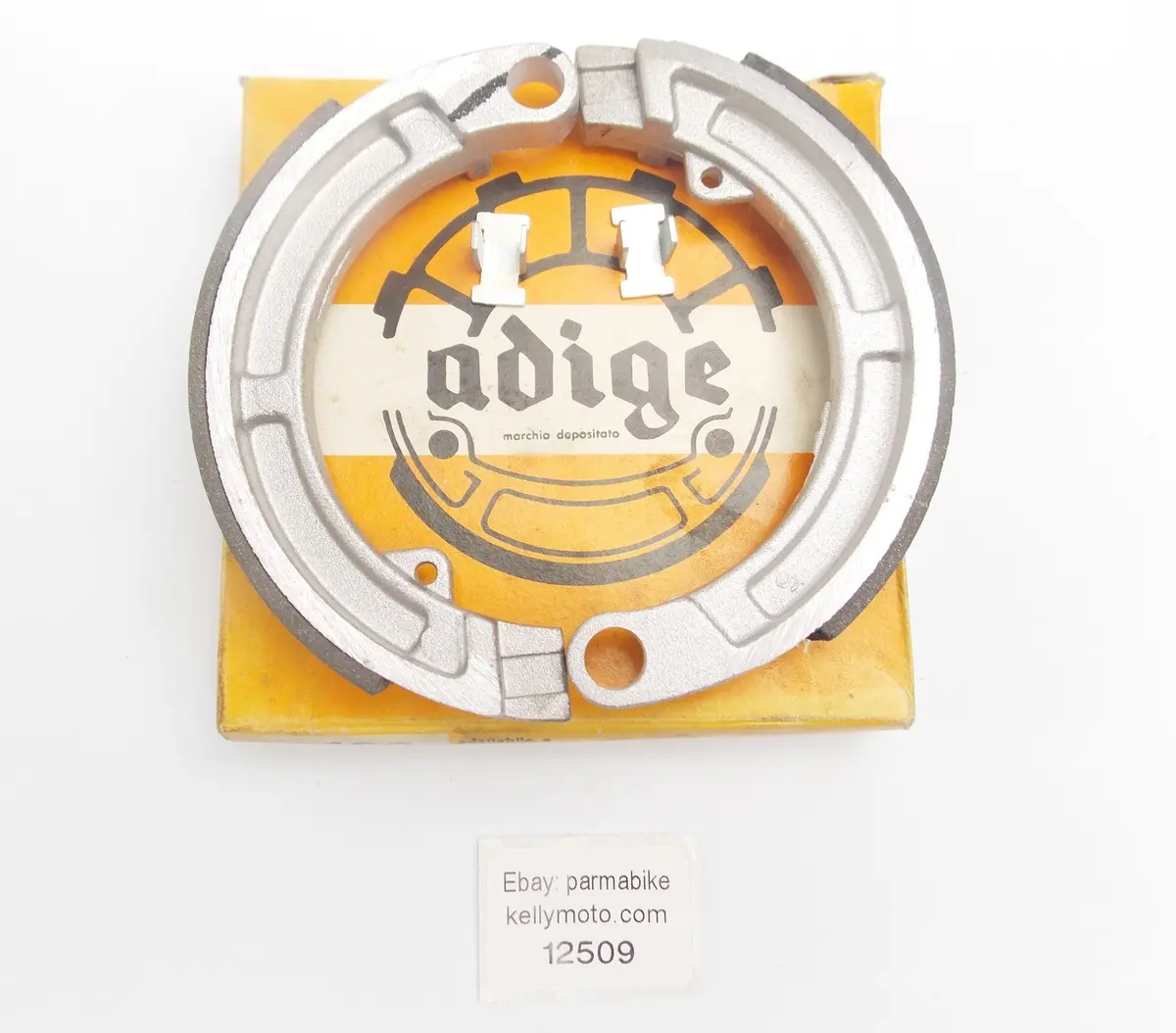 Adige 0162 Brake Shoes Vespa 125 / 150 Super Wheel 1