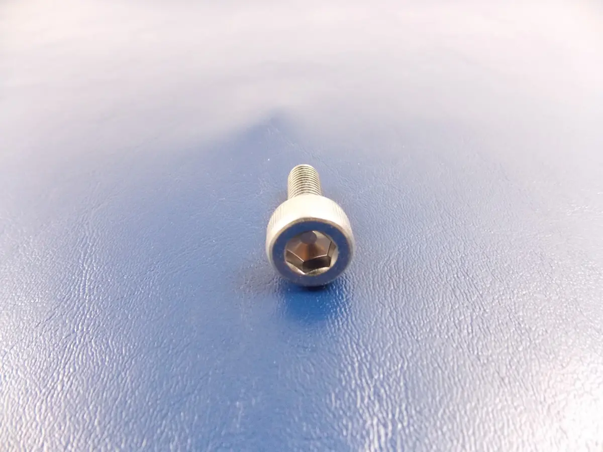 Nos Oem Honda 1999-2003 Cbr1100 Step Bolt, Socket (8X25) 90105-Mbw-000 2