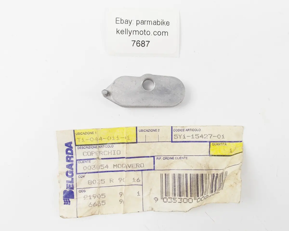 Nos Oem  1982-2005 Yamaha Xt550/600 Fym660 Srx600 Tt600 Cap Cover 2 5Y1-15427-01 1