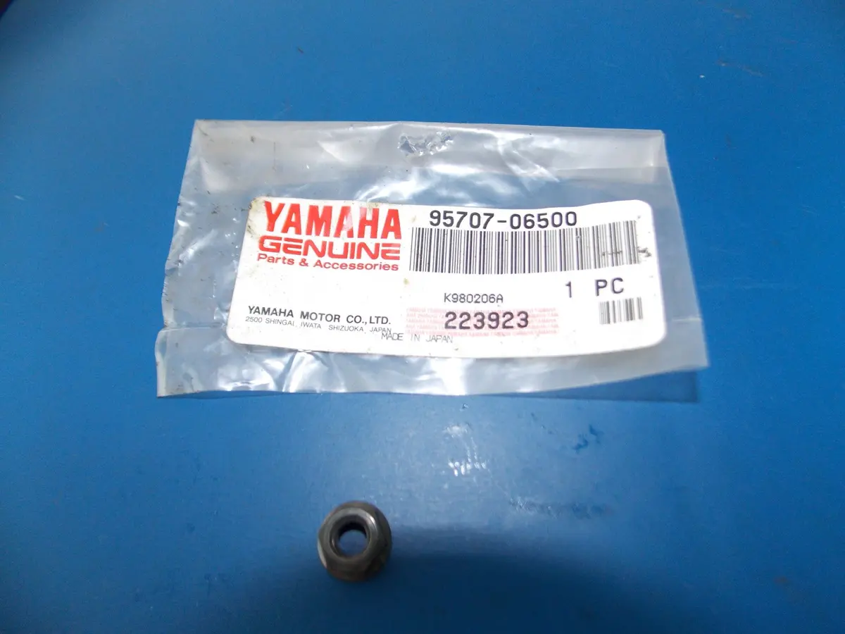 Nos Yamaha 1981-2020 Xj650/750 Xc180/200 Xv920/750 Vmx12 Flange Nut 95707-06500 1