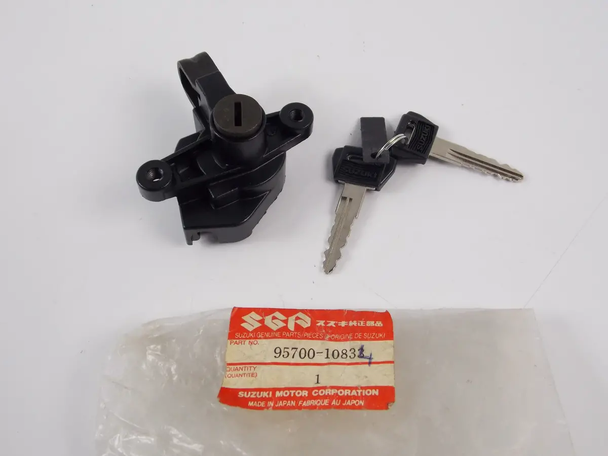 Nos Oem Suzuki 00-04 Gsf600 01-05 Gsf1200 97-01 Xf650 Seat Lock Set 95700-10834 1