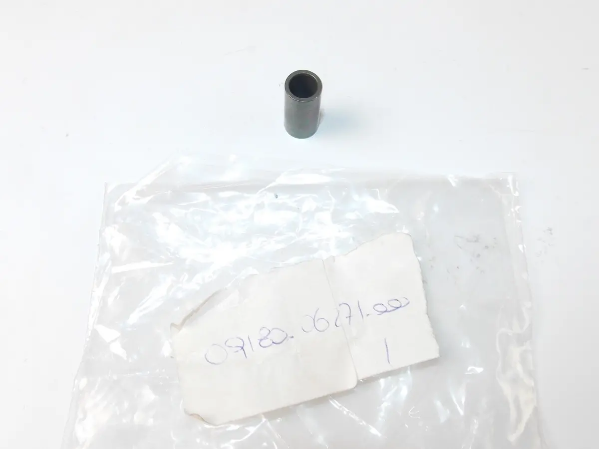 Nos Oem 1977-78 1985-04 Suzuki Lt160/230/250 Gs750 Spacer 6.5X9.18  09180-06271 1