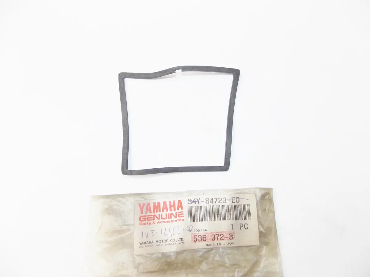 Nos Oem 1981 Yamaha Sr250 Rear Brake Tailligth Seal Rubber 1Vj-14462-00 1