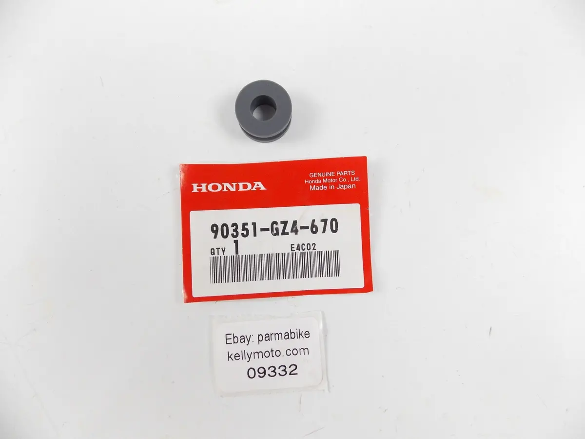 Nos Oem Honda 2000-2001 Cb1100 Heat Guard Suspension 90351-Gz4-670 1