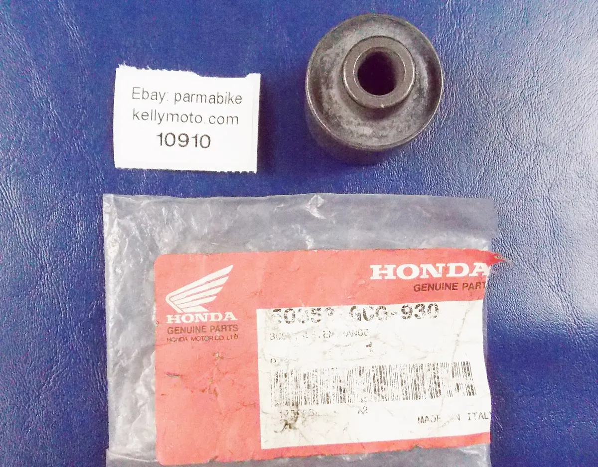 Oem Honda 1997-2001 Sgx50 Bush Engine Hanger Rubber 50353-Gcg-930 | 50353Gcg930 1