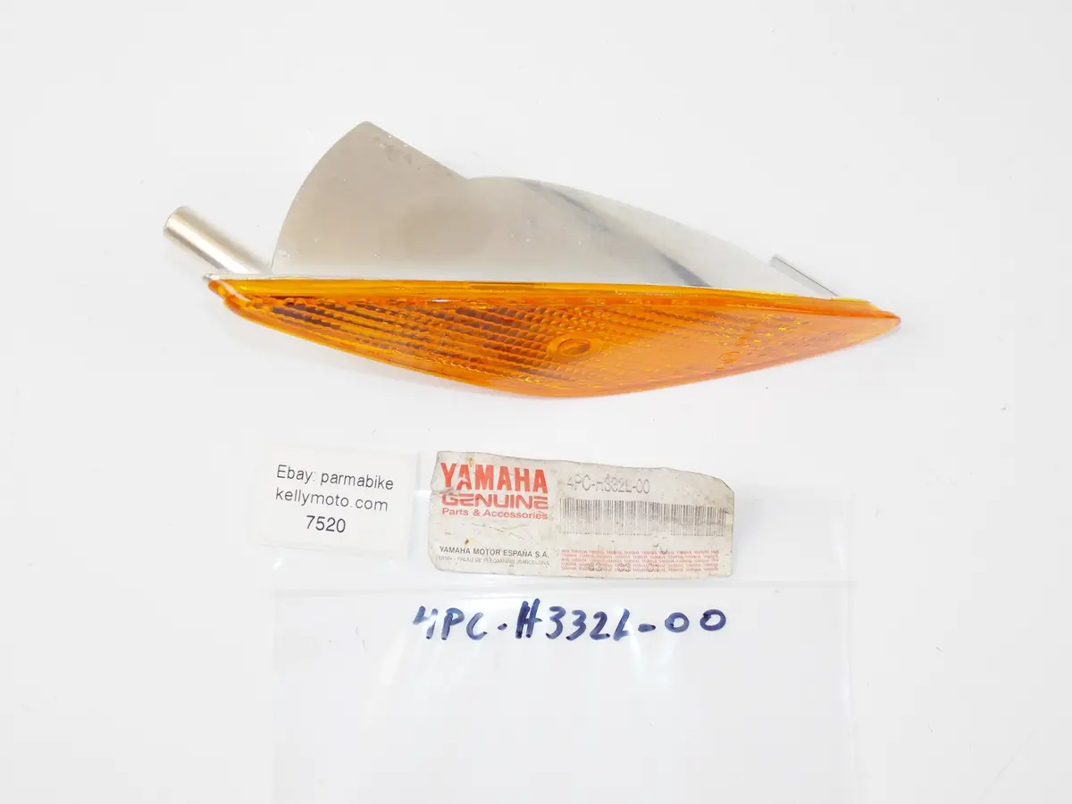 Nos Oem  Yamaha Scooter Ya50 Flasher Blinker  R Front Indicator 4Pc-H332l-00 1