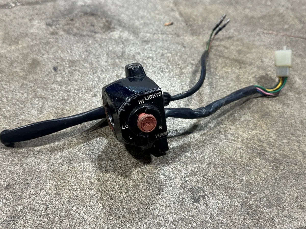 89-01 Zuma Hand Control 1