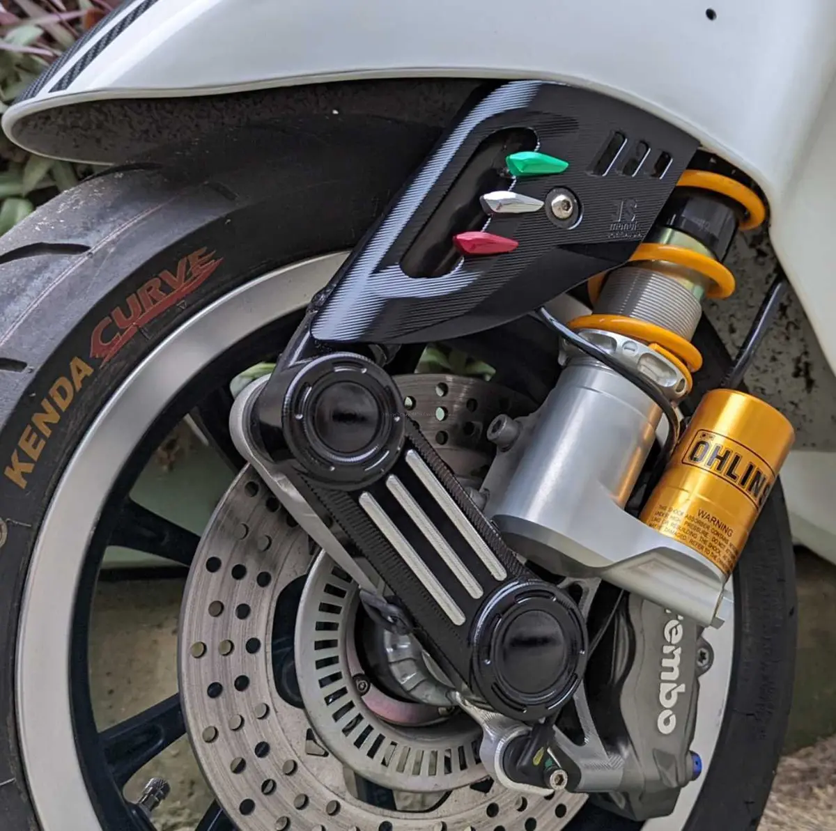 Cnc Suspension Arm Cover Js Manuf | Vespa Et/Lx/Lxv/S/Gts/ Primavera/ Sprint 50-300Cc 2