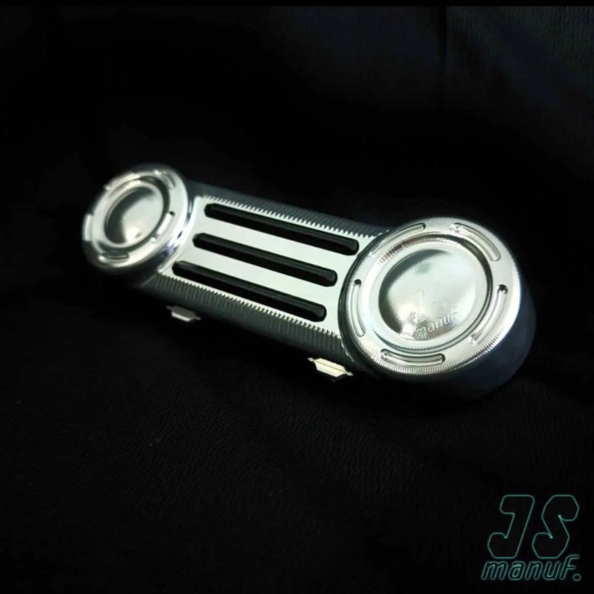 Cnc Suspension Arm Cover Js Manuf | Vespa Et/Lx/Lxv/S/Gts/ Primavera/ Sprint 50-300Cc 1