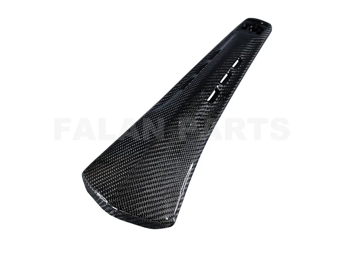 Carbon Fiber Horn Cover Rs Design | Vespa Sprint / Primavera 50-150Cc ('13-) 1