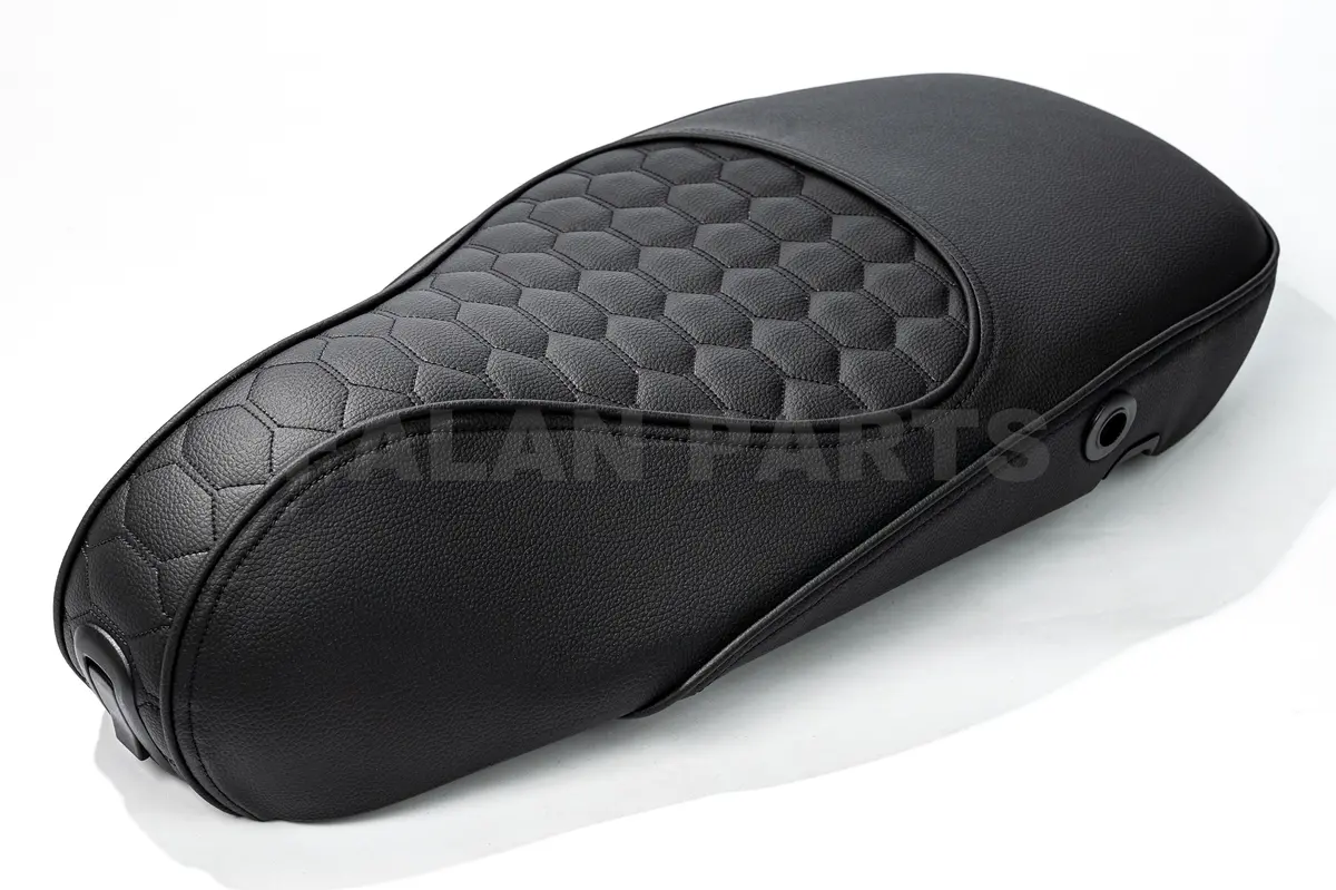 Custom Seat Deluxe Audi Rs Black | Vespa Sprint/ Primavera 50/125/150Cc 1