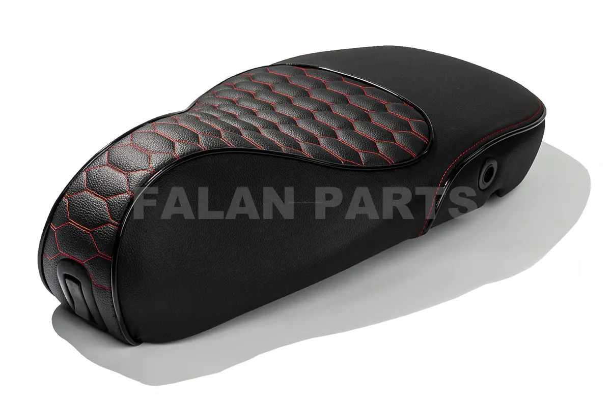 Custom Seat Deluxe Audi Rs Red | Vespa Sprint/ Primavera 50/125/150Cc 1
