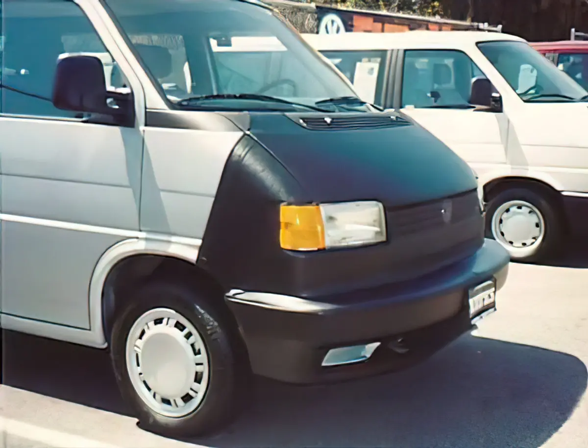 Bra W/Full Hood [Early Eurovan] 1