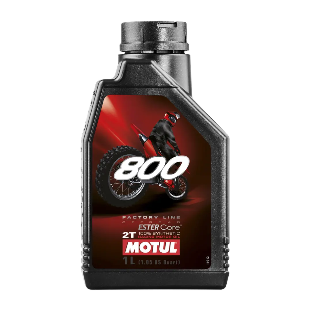 Motul 800 Synthetic 2 Stroke Oil 1