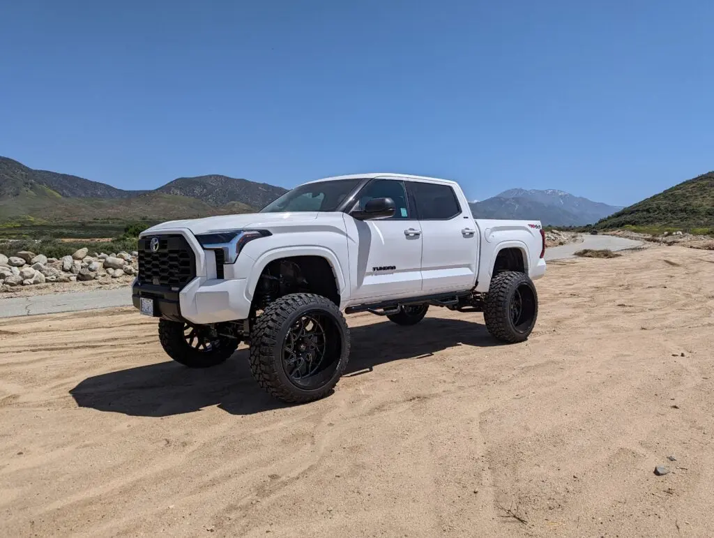 Bulletproof Suspension 2022-2024 Toyota Tundra 10″ 12” Lift Kit Option 3 (Upgraded+) 1