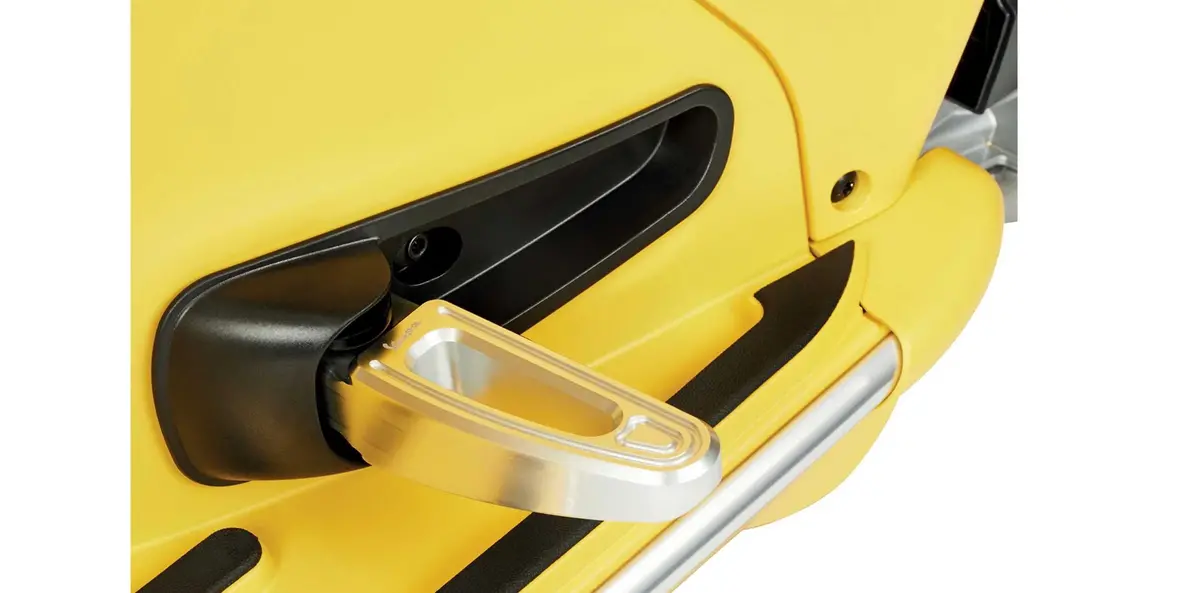 Pair Of Foot Pegs Piaggio By Rizoma | Vespa Gts/Gt/ Gtv 125-300Cc 1