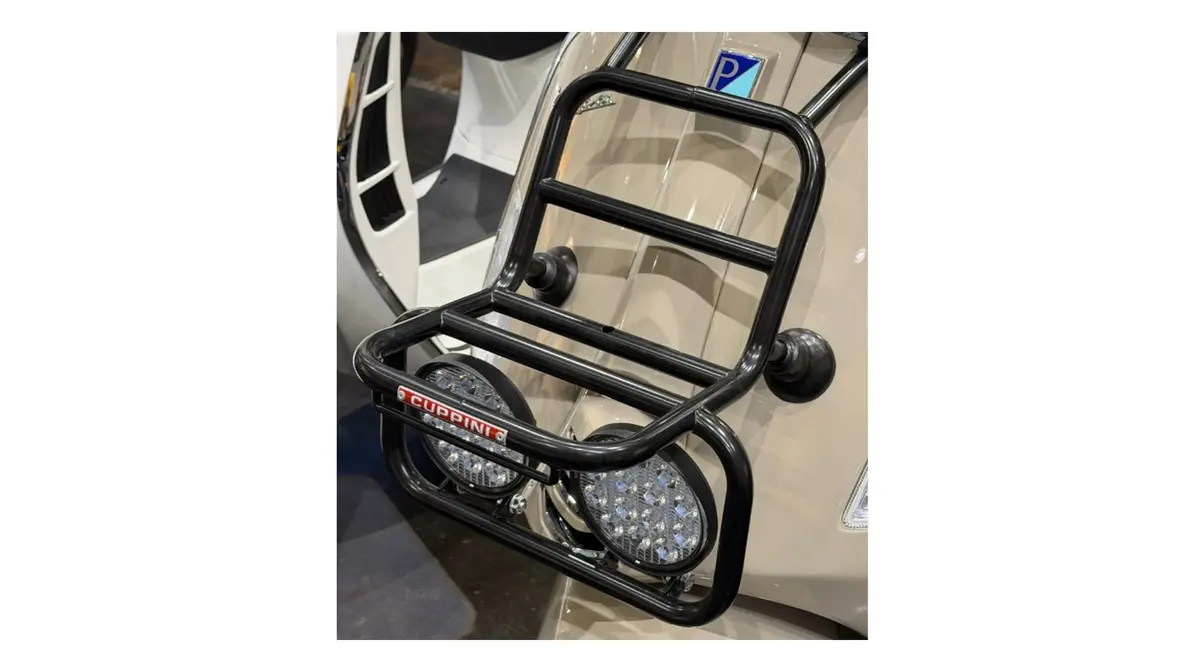 Luggage Carrier Front Cuppini Black | Vespa Gts/Gts Super/Gtv/Gt 60/Gt/Gt L 125-310Cc 1