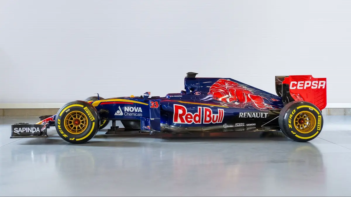 Scuderia Toro Rosso Str10 - 02 1