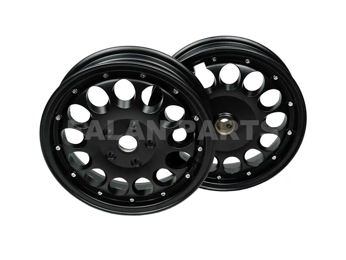 Vrossi Rossi Alfa Quatro Rim Set Black | Vespa Sprint/ Primavera 50-150Cc 1