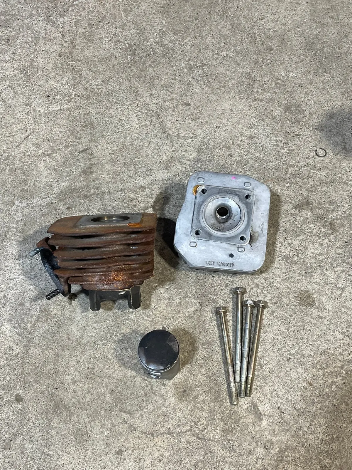 Af16 Oem Used Good Cylinder Kit - Used 1