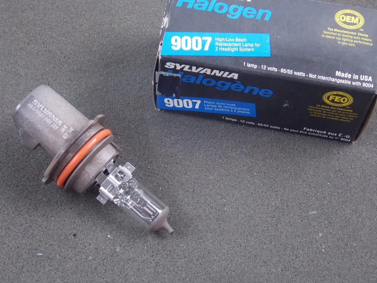 Sylvania Halogen 9007 Headlight High/Low Beam 12V - 65/55W Replacement Lamp 1