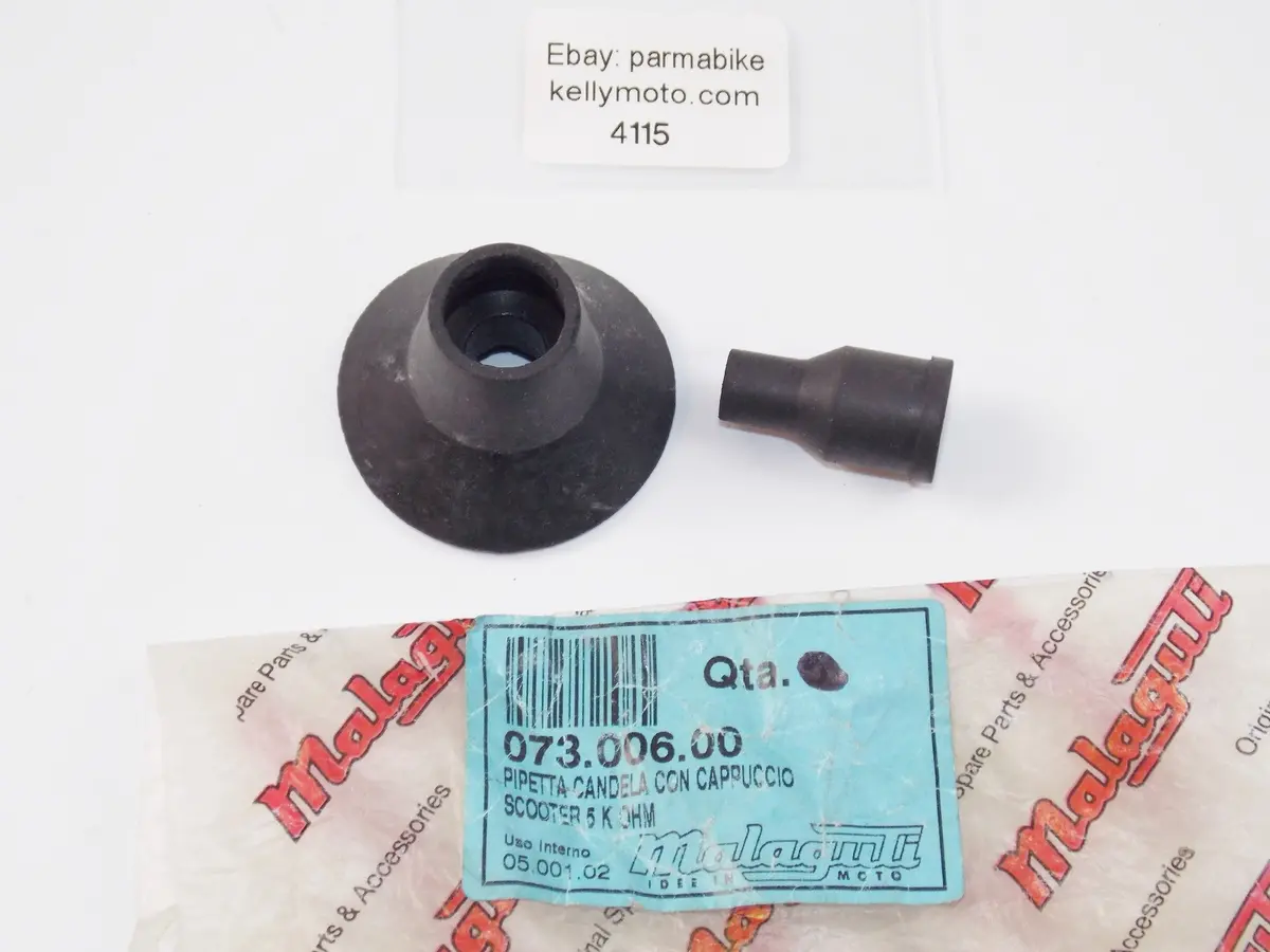 Nos Oem Malaguti Ciak 50 F12 Aria Spark Plug Cap Set 073.006.00 1