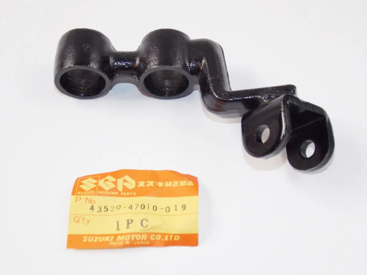 Nos Oem Suzuki 1996 Gs550 Dt(T) T Lh Front Footrest Bracket 43520-47010-019 1