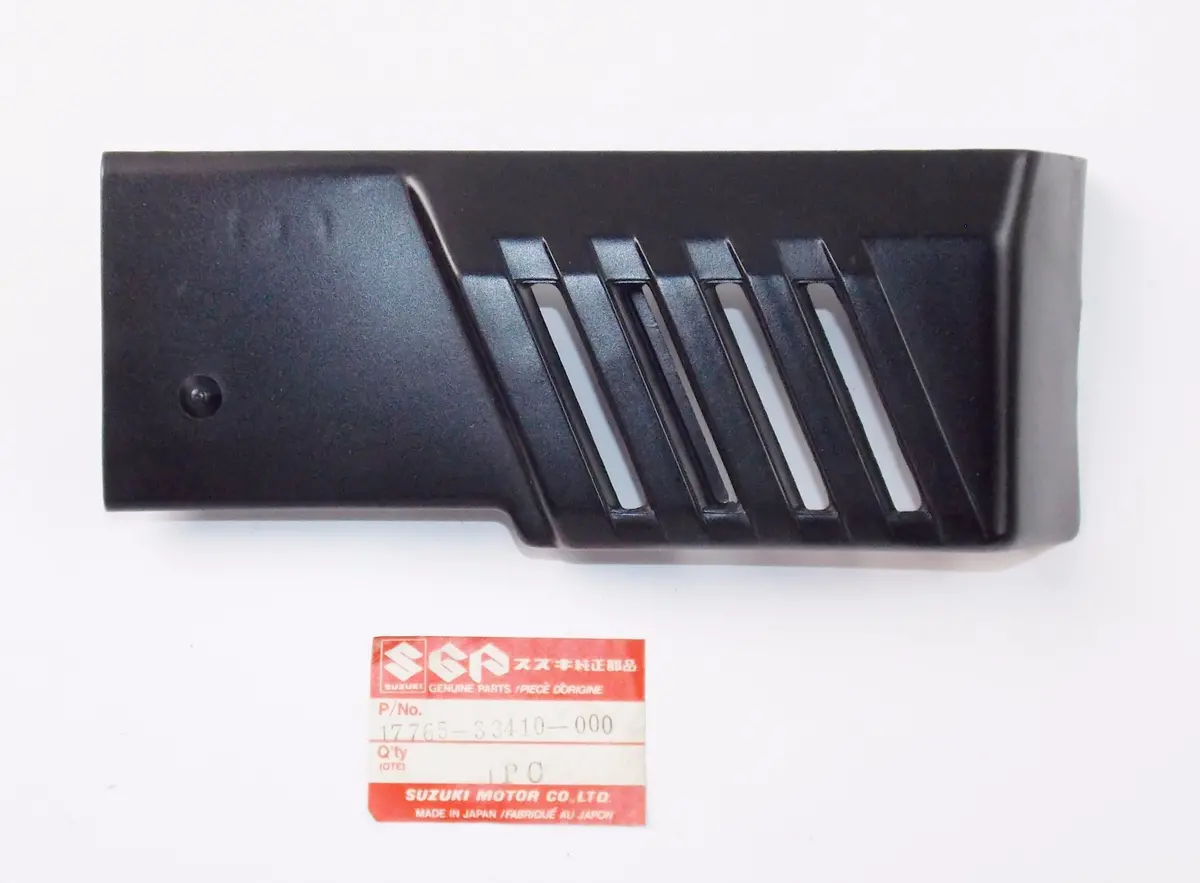 Nos Oem Suzuki Rh Radiator Cover 17765-33410-000 1