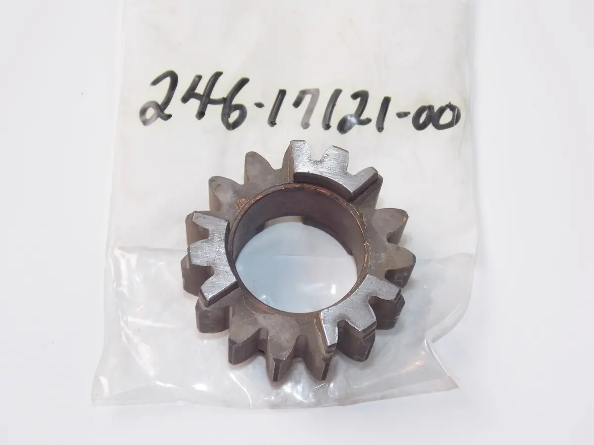 Nos Oem Yamaha 67-71 Yds5 Ym2c Ds6c Ds6b Td2 Td2b Gear 2Nd Pinion # 246-17121-00 1