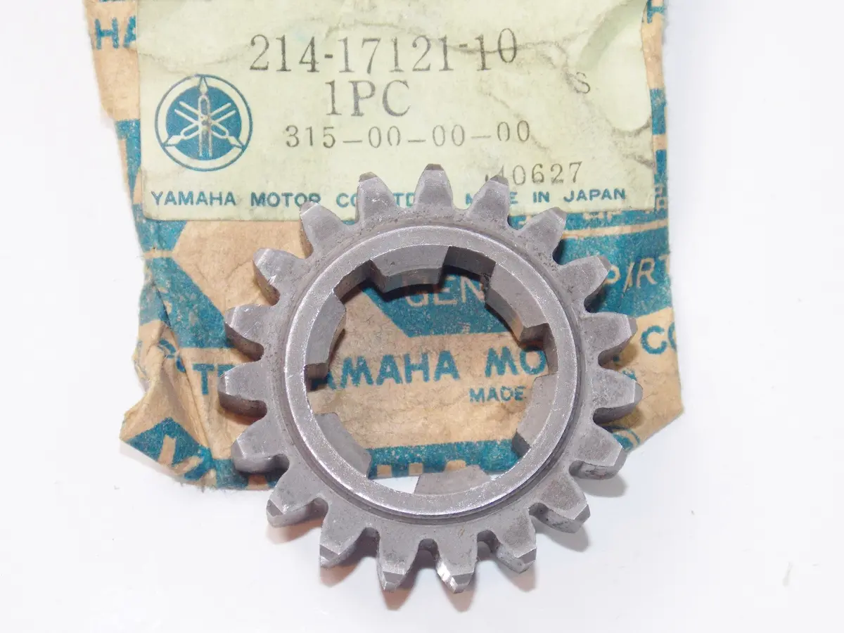 Nos Oem Yamaha 1969-73 Dt1b Dt1s Dt1c Rt1 Rt1m Rt3 Gear 2Nd Pinion 214-17121-10 1