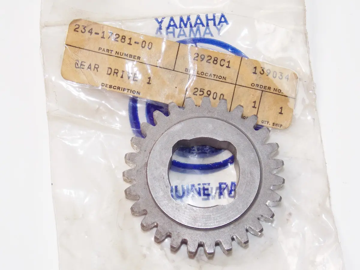 Nos Oem Yamaha 1969-1970 L5t L5ta Gear Drive 1 # 234-17281-00 1