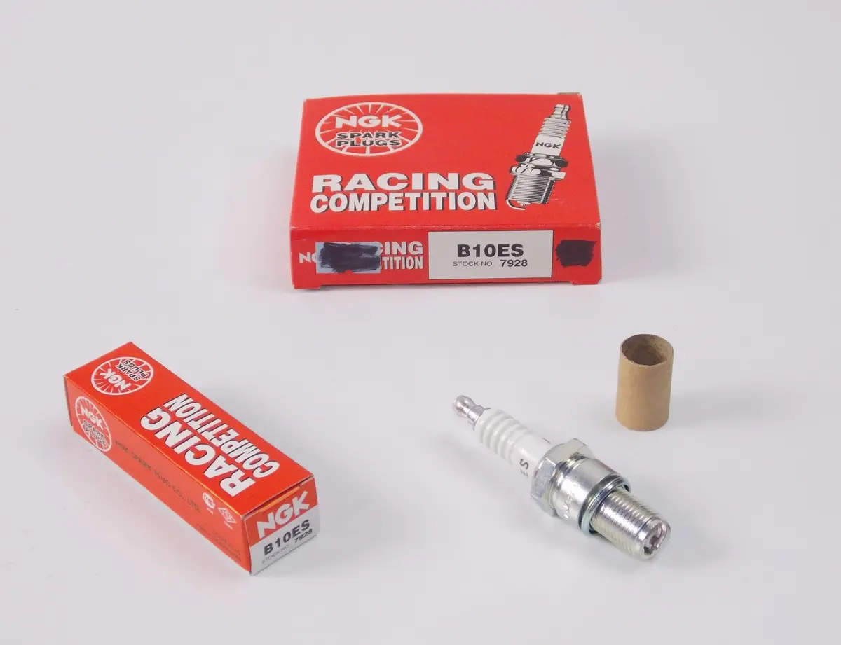 Nos Ngk 7928 Spark Plug Box Of 2 Yamaha Suzuki Artic Cat Kawasaki B10es 1