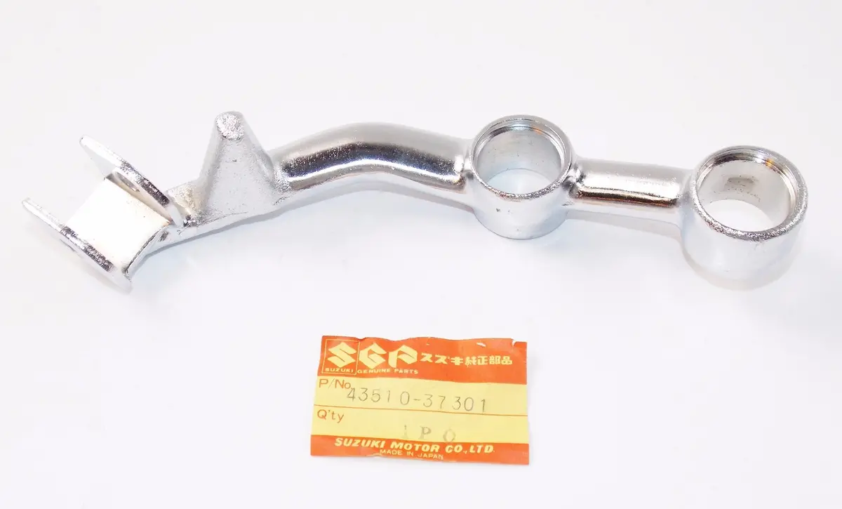 Nos Oem Suzuki 80-82 Gn 400 Rh Front Footrest Chrome Bracket 43510-37301 1