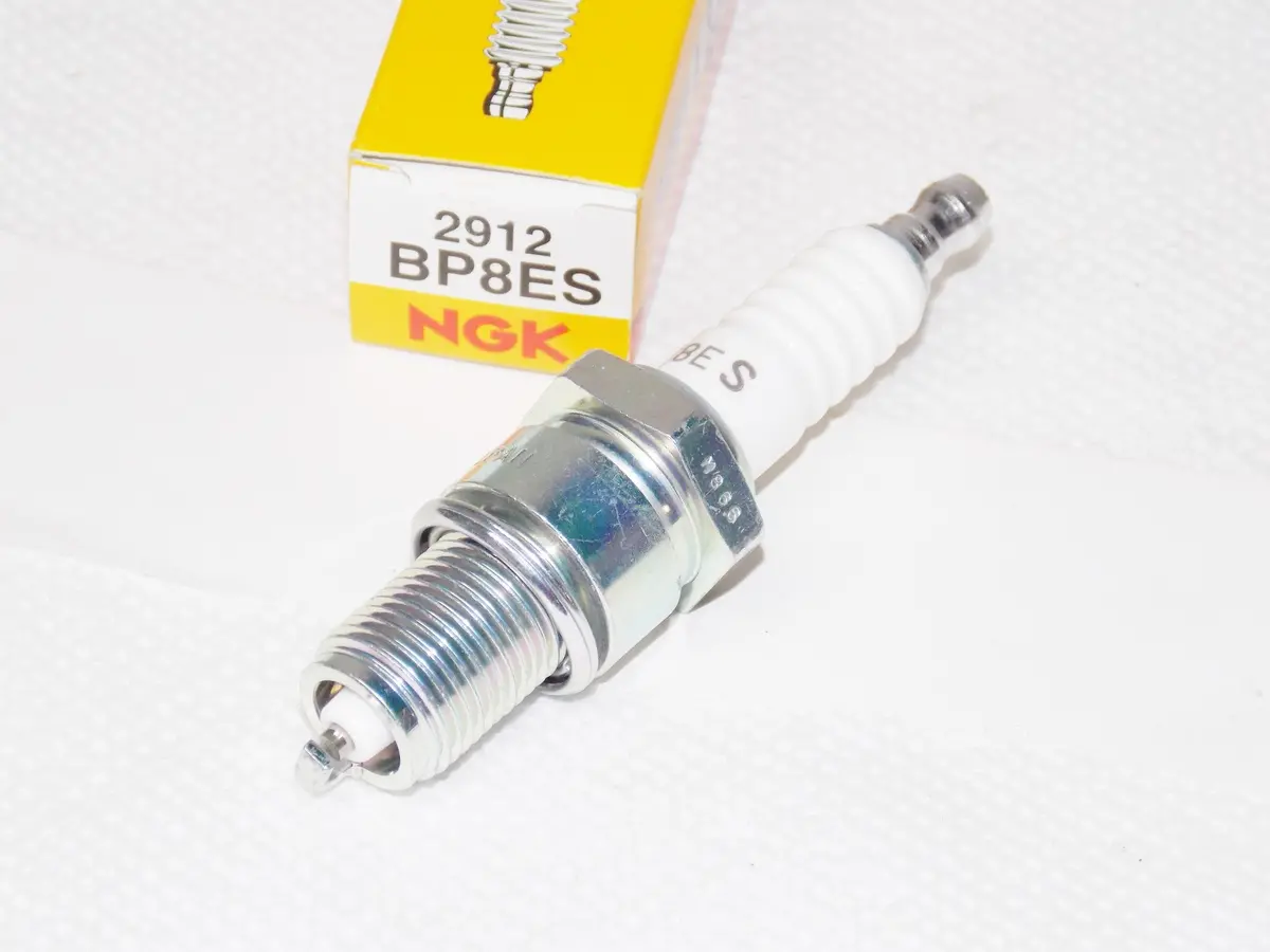 Nos Ngk 2912 Bp8es Spark Plug Yamaha Kawasaki Guzzi Cagiva Volvo Penta Bimota 1
