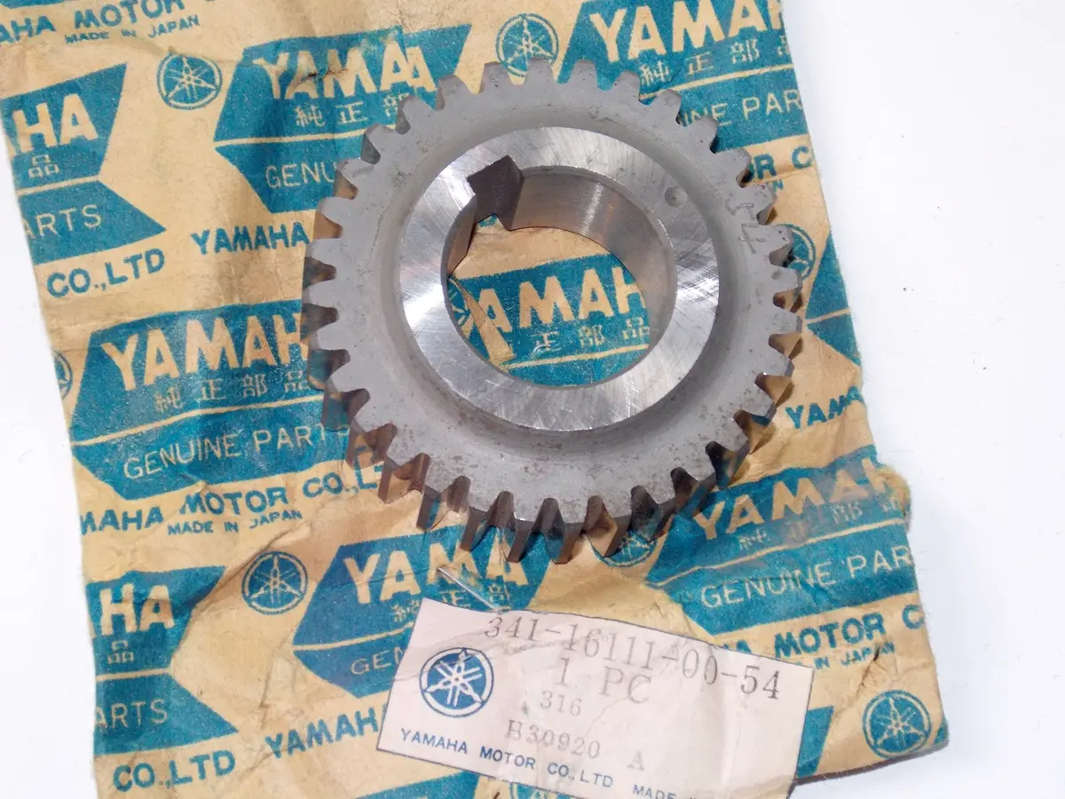 Nos Oem Yamaha 73-74 Tx750/A Crank Piston Gear Primary Drive # 341-16111-00-54 1