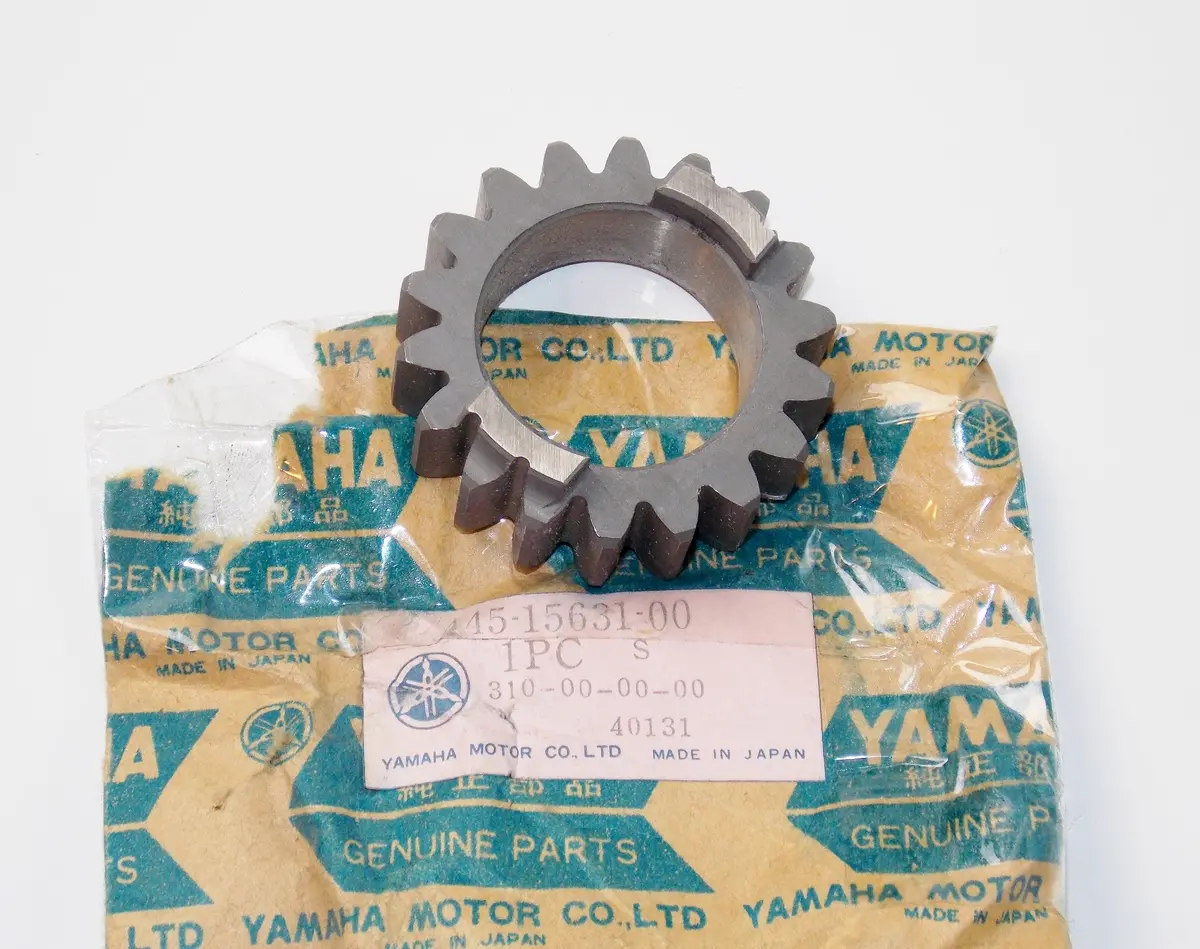 Nos Oem Yamaha 73-74 Mx250/360 Dt250a/360A Mx250a Gear Kick Pinion #445-15631-00 1
