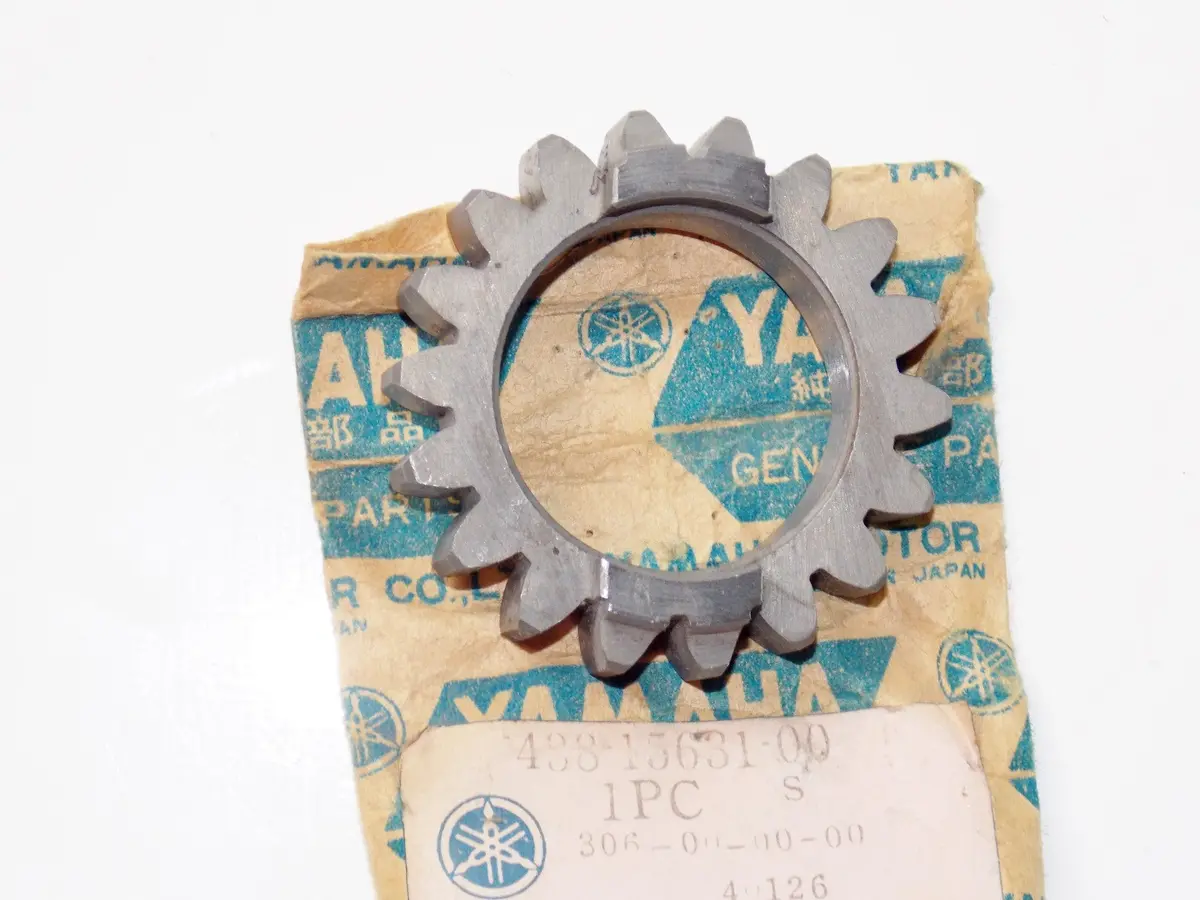 Nos Oem Yamaha 73-75 Mx250/A Mx360/A Yz250b/360B Gear Kick Pinion # 438-15631-00 1