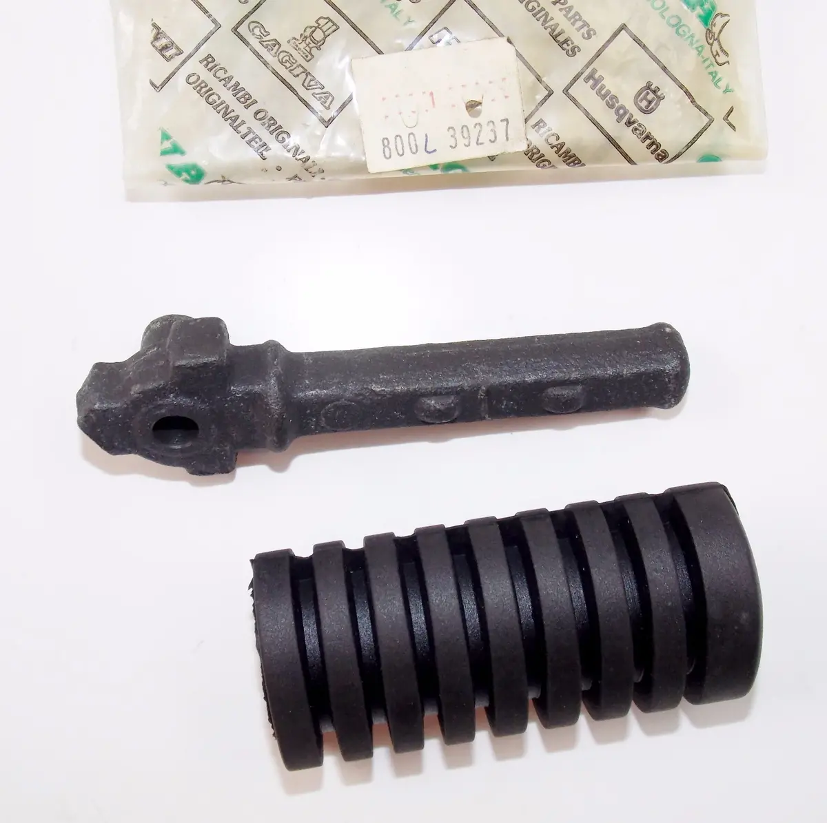 Nos Oem Cagiva Aletta Rossa 125 / Electra Lh Footrest Mounting 4 1/2" 800L39237 1