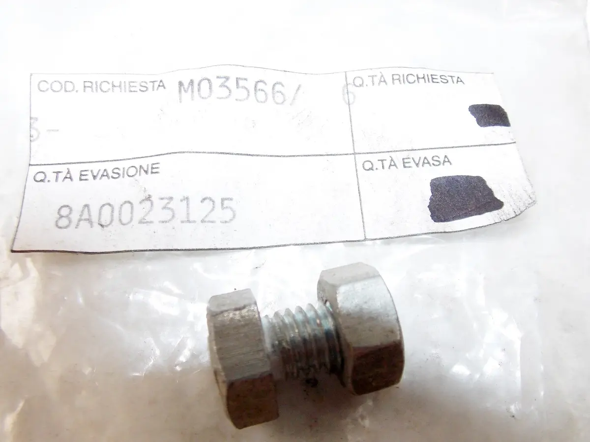 Cagiva 1995 1999 River 600 Canyon 600 River 500 W-12 W-16 600 Nut Bolt 8A0023125 1